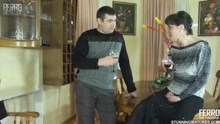 Orosz anyuci a nevelt fiával szexel