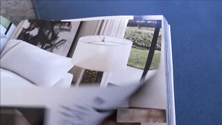 Hatalmas tőgyes nevelő anya kezelésbe veszi a pélót