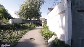 Tini kiscsaj lovagolja a hapsi faszát