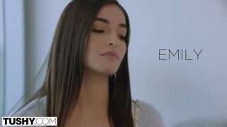 Tini lányoknak bejön a közös örömrúd