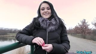 Orosz tini nőci pénzért közösül