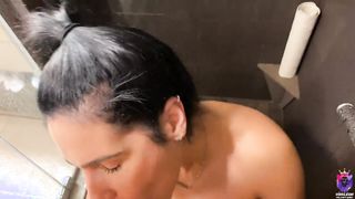 Fullos kolumbiai barátnő házipornó videója