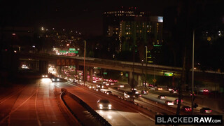 BlackedRaw - Skye Blue a hatalmas cicis tini