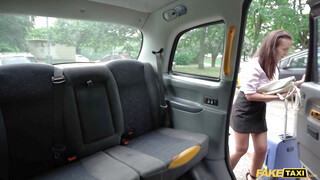 Fake Taxi  - Méretes didkós fiatal kisasszony megkúrva