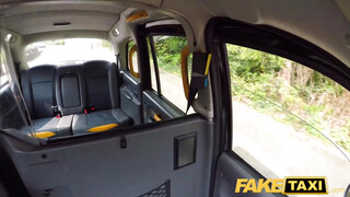 Fake Taxi - Barbie Sins hátsó bejáratba tolva
