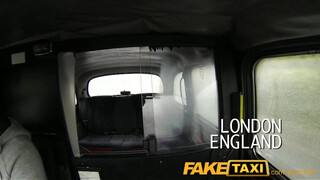 FakeTaxi - vörös rövid hajú bige szúk muffja