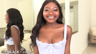 AllBlackX - Noemie Bilas a cuki csoki kisasszony