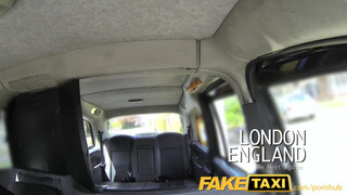 FakeTaxi félvér kiscsaj meztelenül