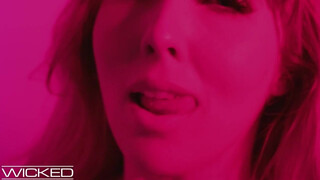 Wicked - Lena Paul szőrös pinája megbaszva