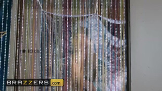 Brazzers - Karma Rx a hippi csávóval kúrel