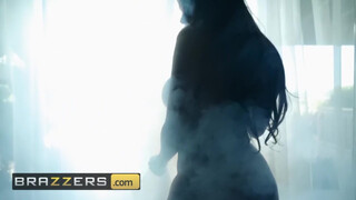 Brazzers - kerek szép seggű nőci a fürdőkádban