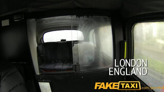 FakeTaxi - méretes csöcsű debella csajszi a taxiban