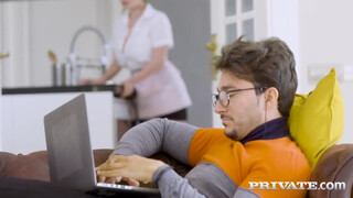 Private-com - Alice Wayne a nagy kannás szobalány