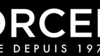 Csöcsös milfek a bárban - DorcelClub