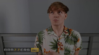 Brazzers - Skylar Snow a irodában közösül