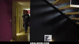 Canela Skin ánusza keményen megdugva - Anal mom