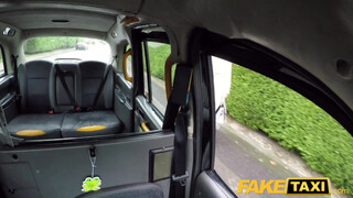 Fake Taxi - Óriás csöcsű milf megkúrelva