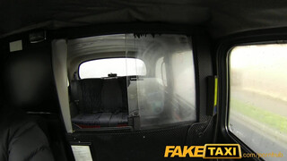 FakeTaxi - Világos Szőke méretes seggű hölgyemény megkúrelva