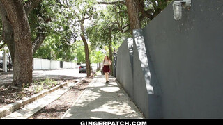 GingerPatch - szépséges pici vörös picsa és a szomszédja