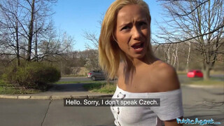 Public Agent - Veronica Leal megkúrva az erdőben