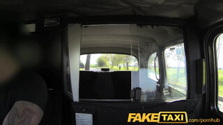 FakeTaxi - ártatlan pici tini kiscsaj és a vastag káró