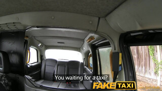 FakeTaxi - szilikonos hölgyemény nem akar fizetni