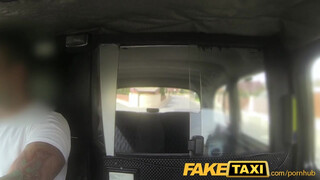 FakeTaxi - spriccelős puncijú prágai kisasszony