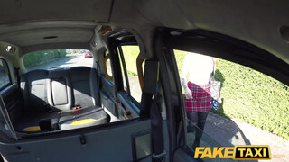 Fake Taxi - Kylie Nymphette a kurva egyetemista bige