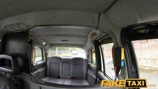 FakeTaxi - Ella Hughes a dögös vörös hajú nőci