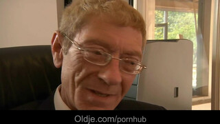 Vén hímtag és a fiatal titkárnője