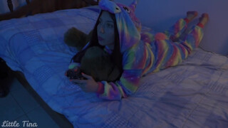 Gamer kolumbiai csajszi hátsó bejáratba baszva