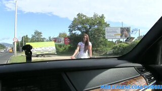 PublicAgent - Vanessa a fullos stoppos lány
