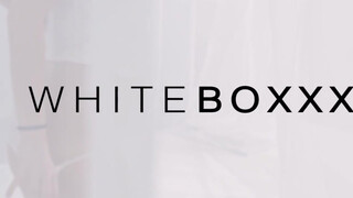 WHITEBOXXX - kikötözve nyalatja ki a pináját a spiné