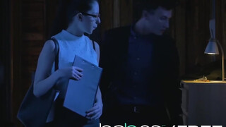 Rebecca Volpetti hatalmas dákót kap a segglyukába