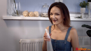 18videoz - Olivia Trunk kipróbálja seggbe is