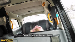 Fake Taxi - Szexy brazil nőci megrakva a taxiban