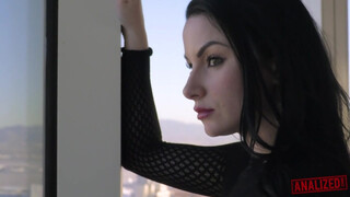análized - Veruca James popsijába csoki kárót nyomnak be