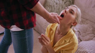 WOWGIRLS - Eva Elfie a hatalmas cickós orosz kiscsaj