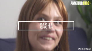 CastingFrancais - Sasha Paradis muffja megkúrelva