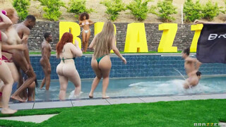 BRAZZERS - Luna Star tini manussal kúrel