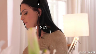 Honey Demon az igazán izgató mami