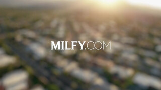 MILFY - Syren De Mer a melós csávóval kefél