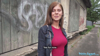 Public Agent - Tiffany Blue a dögös formás seggű csajszi
