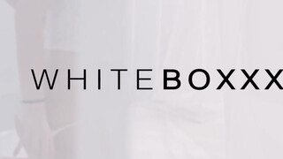 WHITEBOXXX - Adelle Sabelle a dögös francia hölgyemény