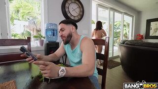 BANGBROS - Crystal Chase a méretes tőgyes spanyol hölgyemény