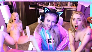 Haley Spades a izgató gamer hölgyemény